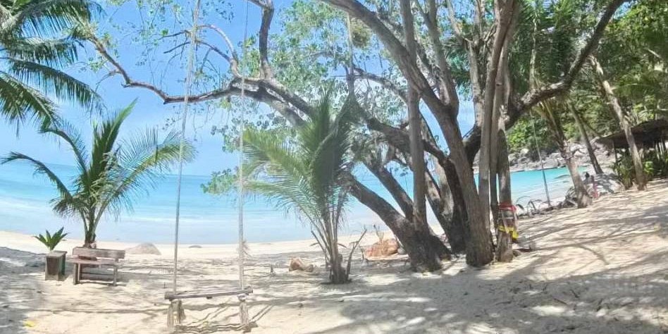 Basic Beach Front Family Room for 4 Persons