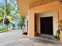 Basic Beach Front Family Room for 4 Persons