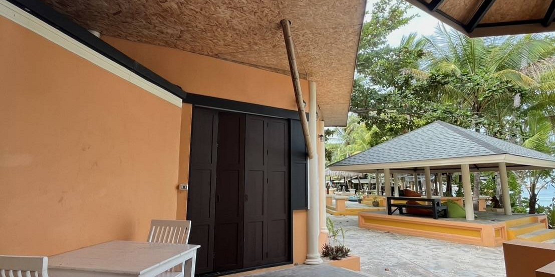 Basic Beach Front Family Room for 6 Persons